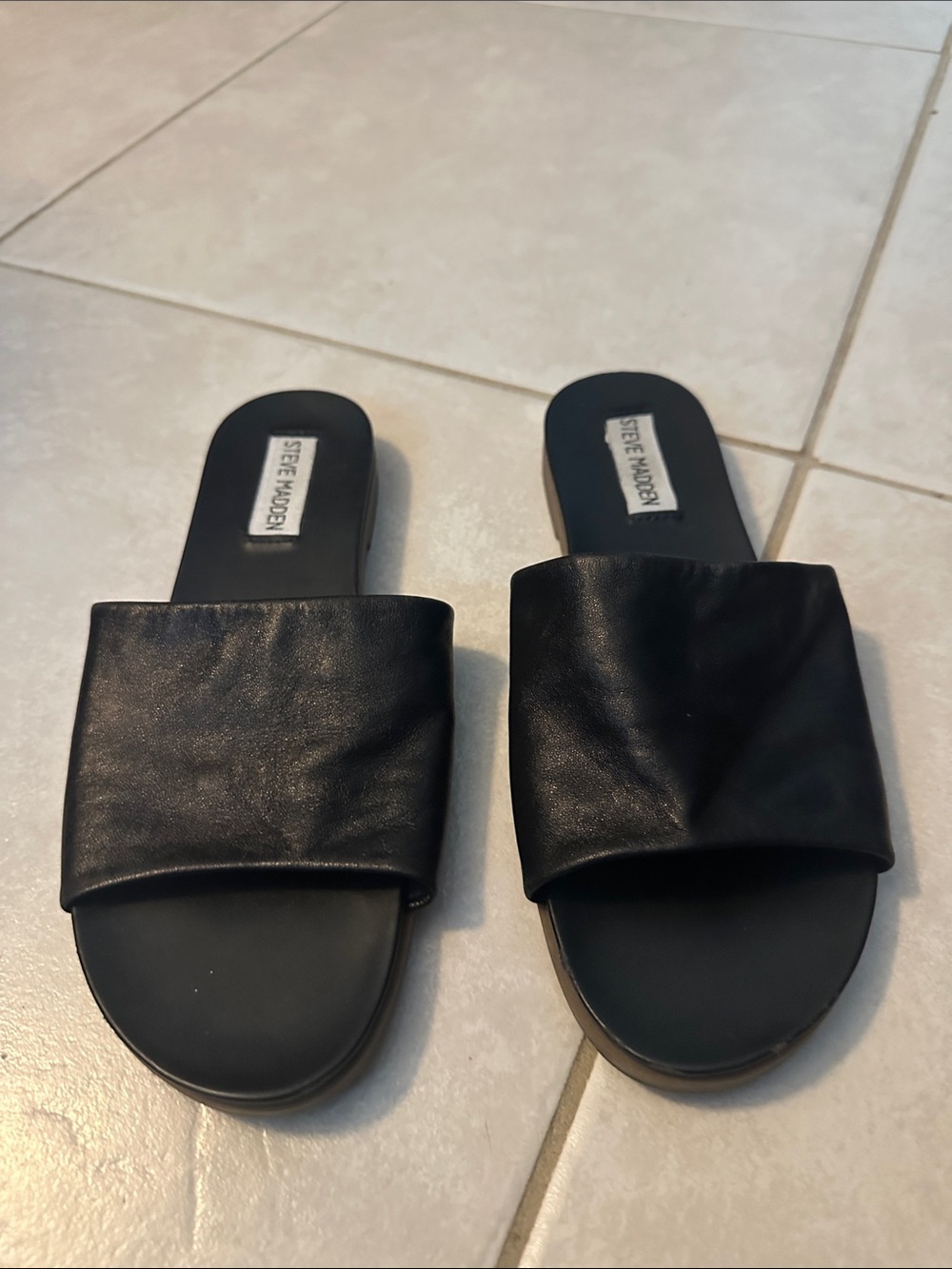 Steve Madden Black Wide-Band Slide Mules